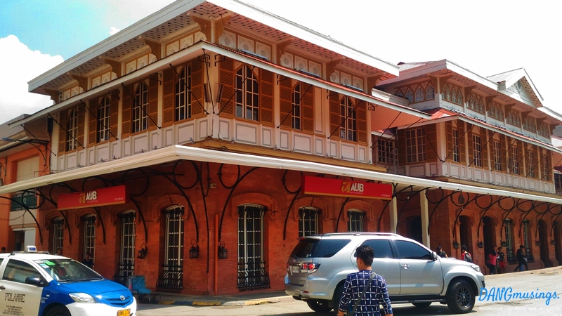 onlyonetutuban-tutuban-center-facade